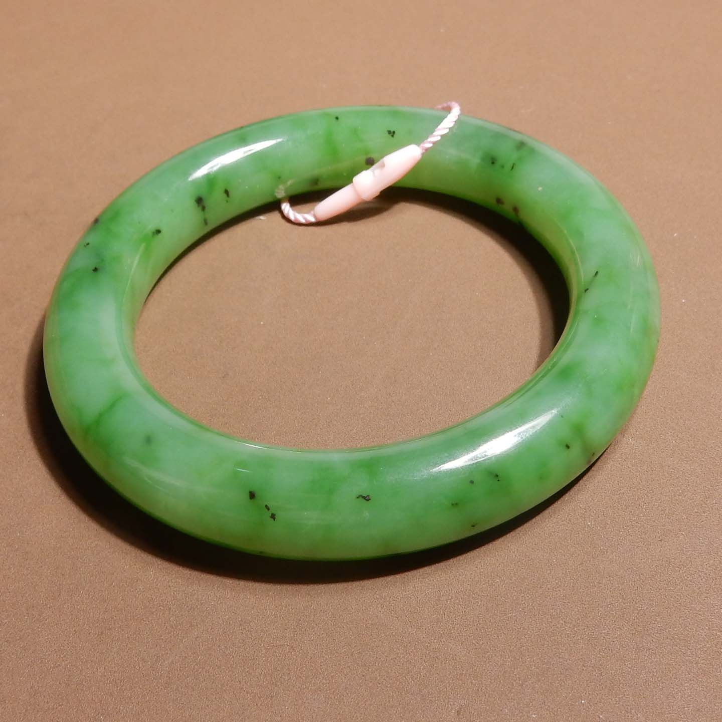 方言品牌和田玉臻品乌兰海猕猴桃果绿色碧玉卡57mm圆条手镯s2