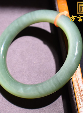 方言和田玉佩戴级俄罗斯碧玉粉阳绿色标级灵活猫眼56mm美人手镯R1