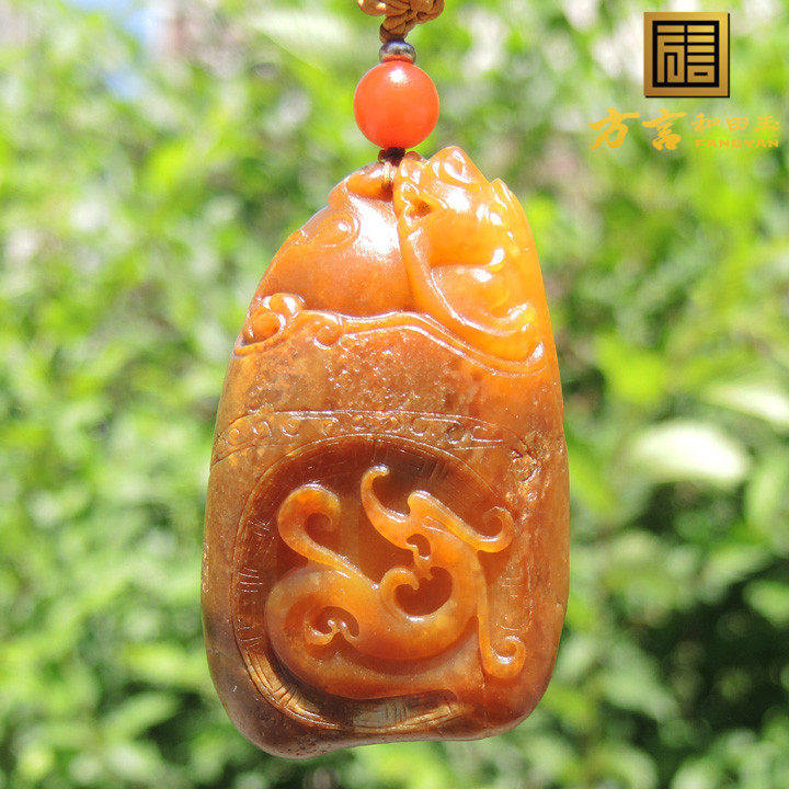 方言企业和田玉精品玉龙河老熟栗子黄色黄玉独籽料府上有龙吊坠F
