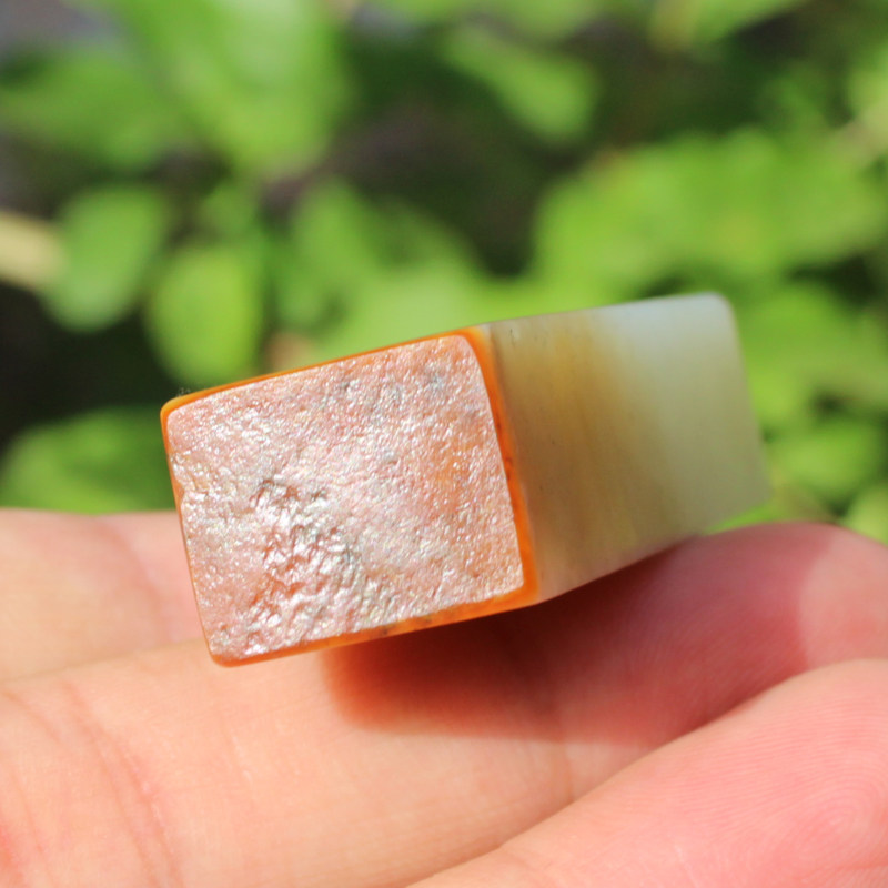 方言和田玉新疆玉龙河黄沁油皮白青花带糖籽料四色印章吊坠把件A1