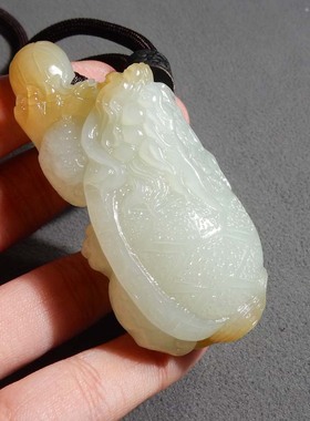 嗨翻天方言和田玉新疆且末老坑料红糖白玉高油高脂龙龟吊坠挂件s7