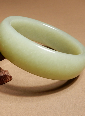 新疆细腻油润且末料蓝色基调手镯