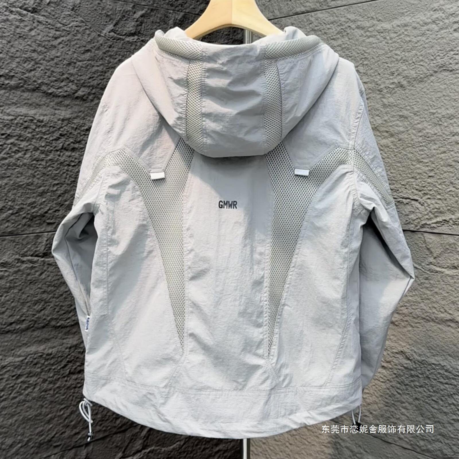 2026春夏新款网眼外套男士户外夹克衫工装连帽防风宽松冲锋轻奢