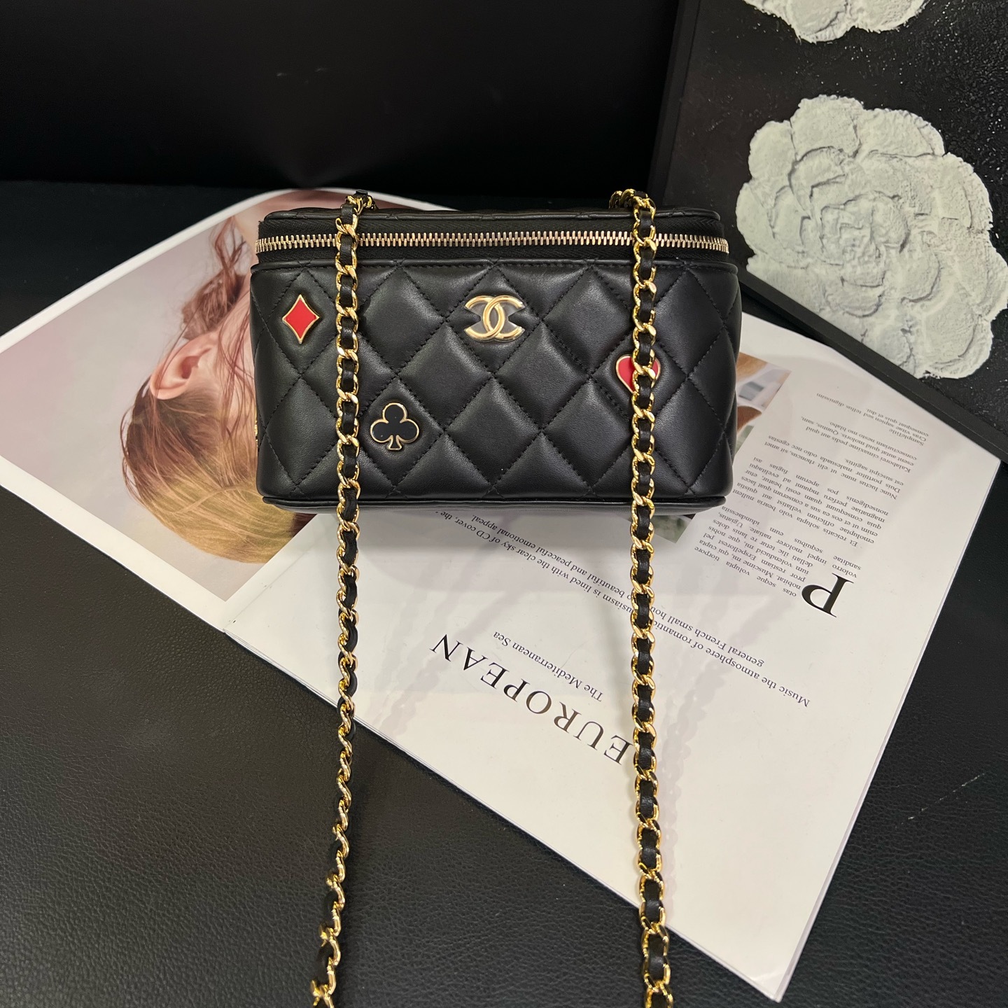 闲置全膜 Chanel 23C黑金扑克牌化妆盒斜挎包16*10*8公价19500