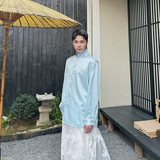 浅蓝色