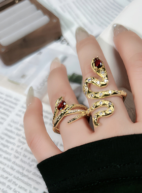 复古国风时尚蛇形开口戒指女红色锆石气质生肖蛇本命年个性指环潮