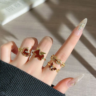 开运马年安可拉本命年小飞马个性戒指女叠戴蝴蝶铜钱几何轻奢指环