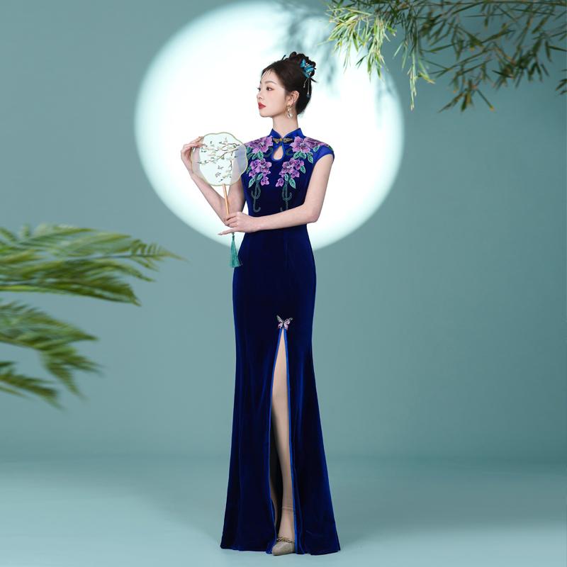 高端丝绒改良鱼尾旗袍秀走秀演出服女长款中国风修身晚装2025新款