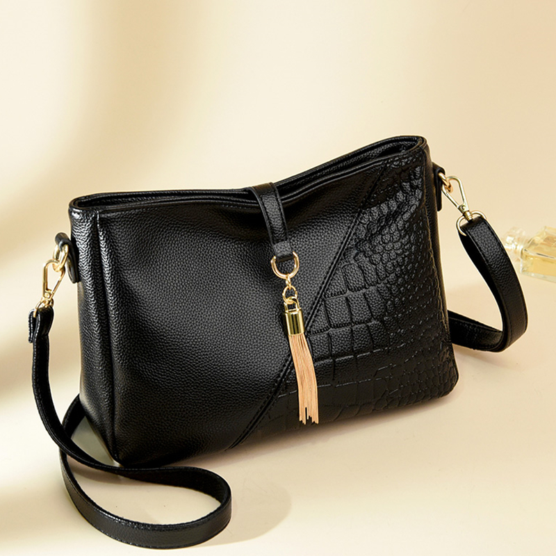 头层牛皮单肩斜挎包时尚简约软真皮女包2024新款鳄鱼纹中年妈妈包