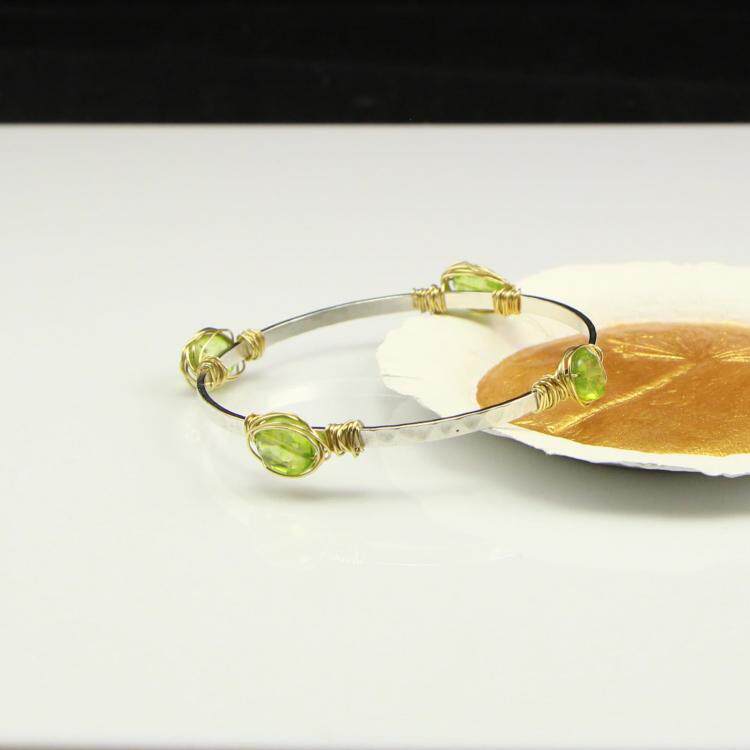 Peridot㊣美国代购 手作迷人美丽绿色橄榄石锤击纹理铜镀银手镯