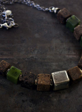 天然立方体原始琥珀绿色软玉项链