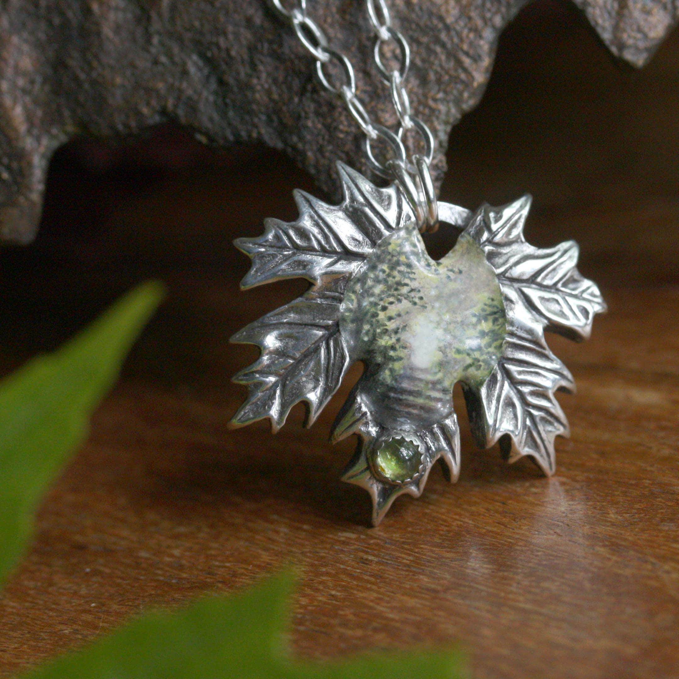 美国代购Necklace㊣ 手作纯银雕刻枫叶珐琅彩绘橄榄石点缀项链