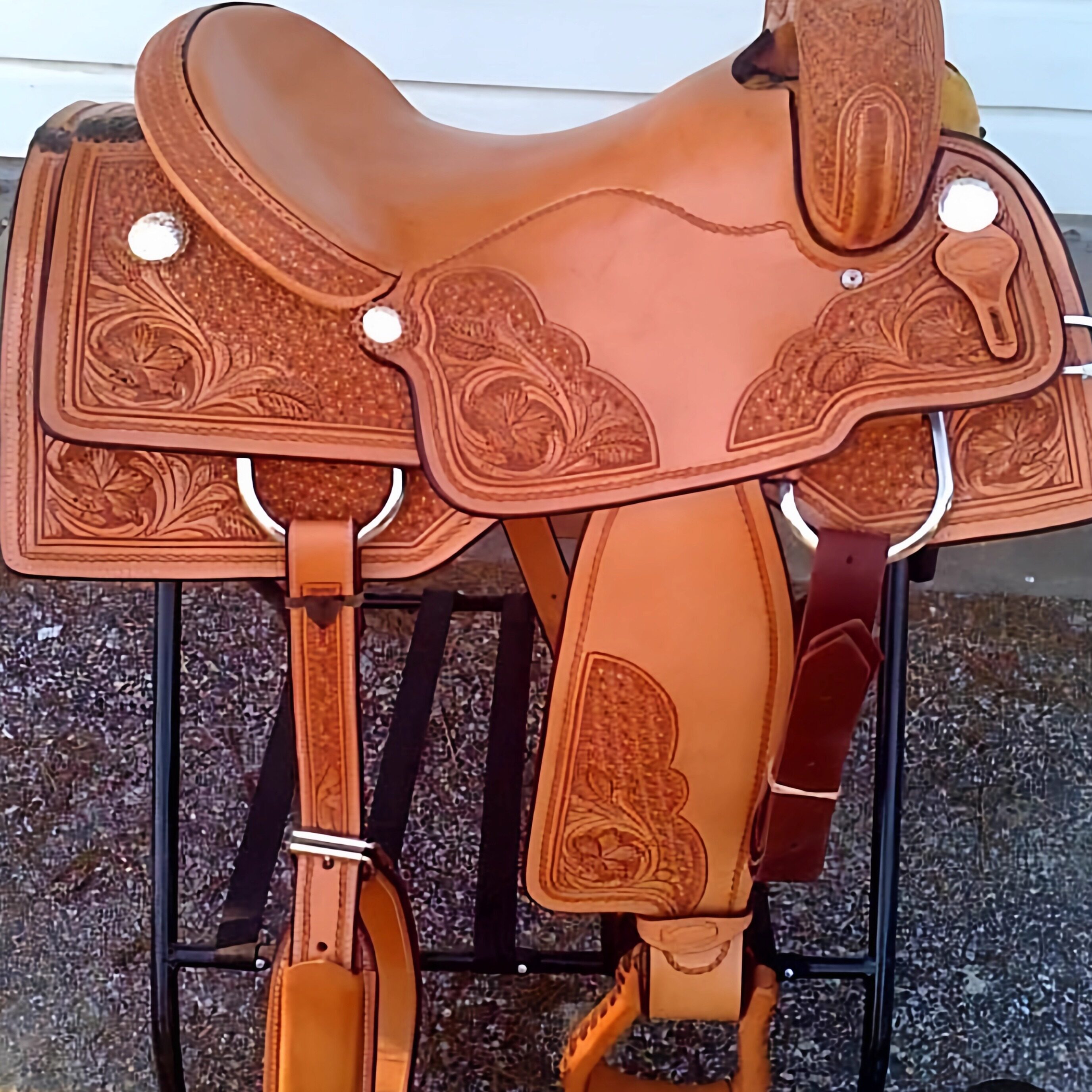 海外代购Saddle◎手作定制16英寸浅栗色西部硬质马鞍配马笼头胸甲