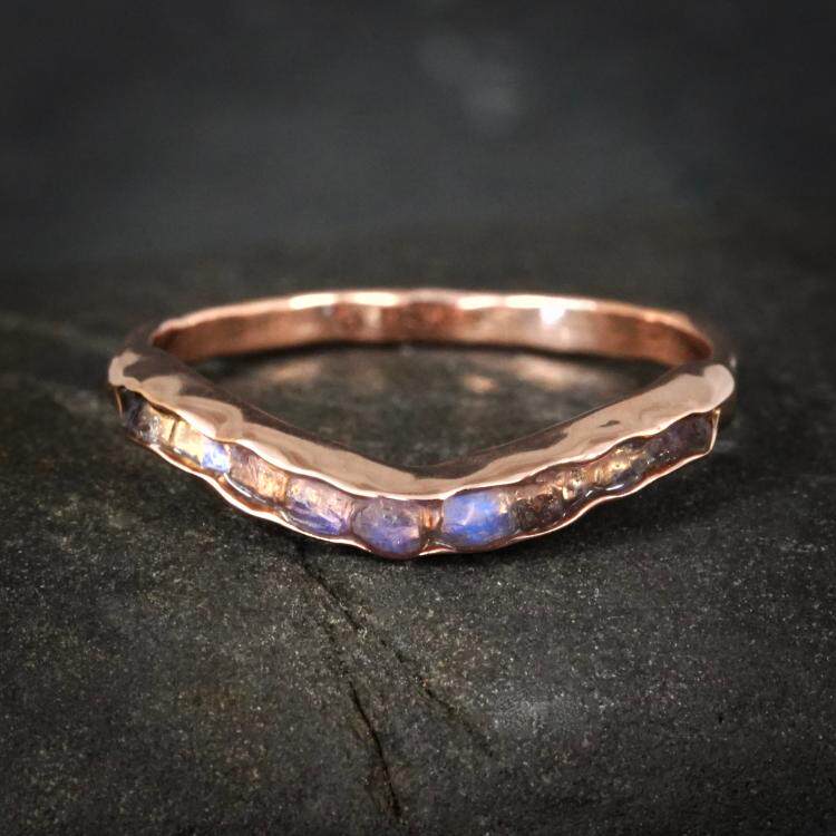 爱沙尼亚代购Ring㊣ 手作天然蓝色闪光彩虹月光石波浪V形结婚戒指