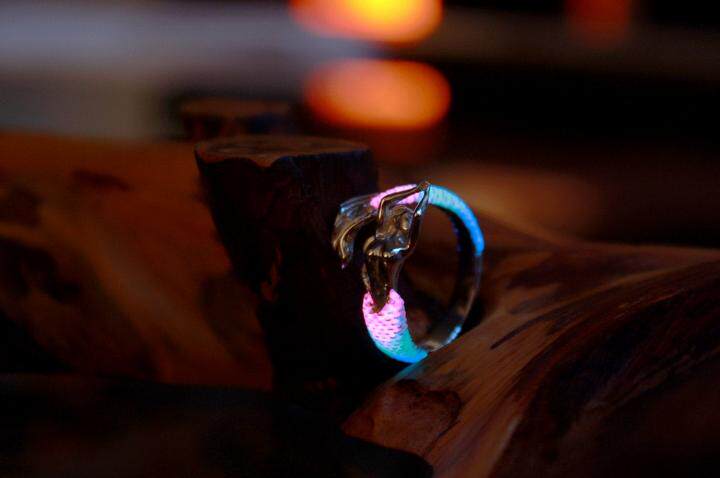 加拿大代购Mermaid㊣ 手作别致精美夜光美人鱼环绕式925纯银戒指