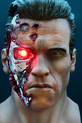 终结者内骨骼雕像半身像