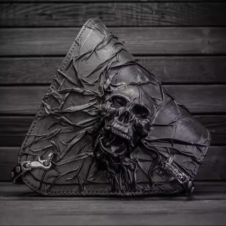 乌克兰代购Leather㊣ 手作哥特黑色皮革骷髅头马鞍包摩托车骑士包