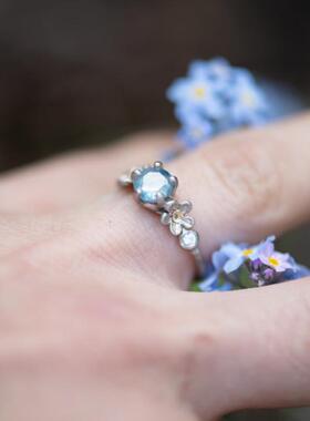 14k白金勿忘我花朵订婚戒指