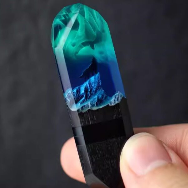 海外代购Glow◇手作极光风景山脉狼夜光木制雕刻树脂闪存盘U盘