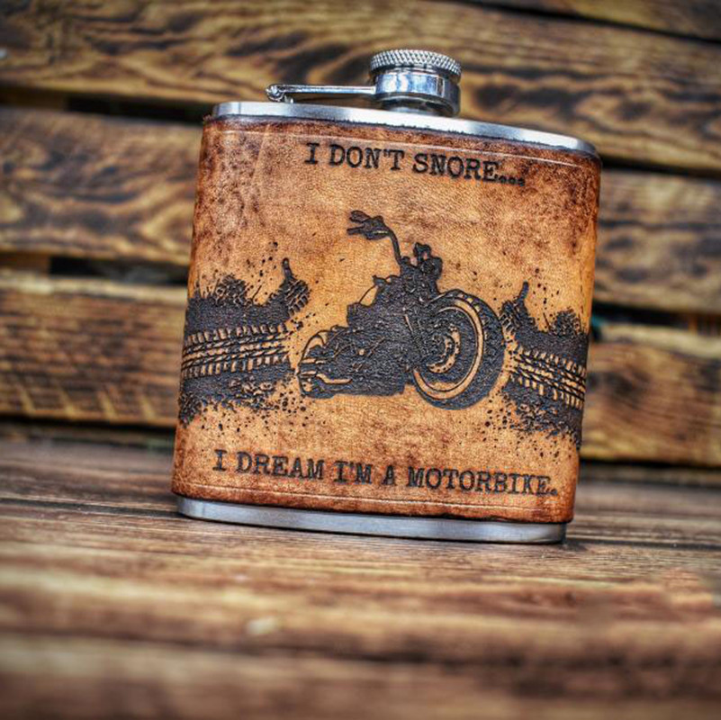 英国代购Flask◇手作摩托车主题激光雕刻棕色皮革包裹不锈钢酒壶