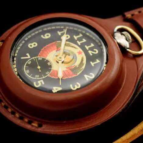 Pocket㊣乌克兰代购 古着老式70年代钥匙扣皮军迷苏联机械怀表