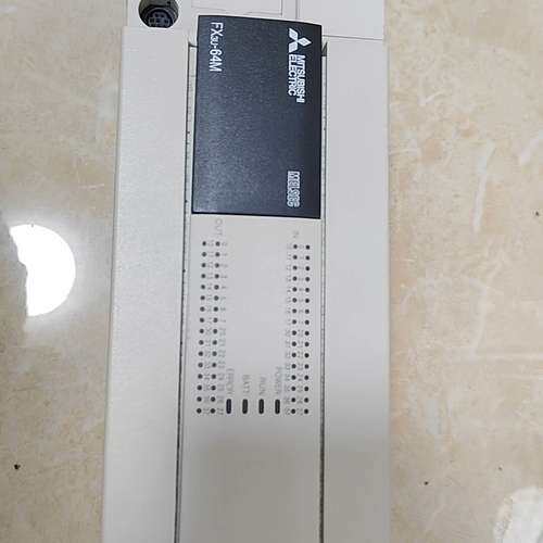 议价PLC，FX3U-64MT。成色全新无安装的，后一图有