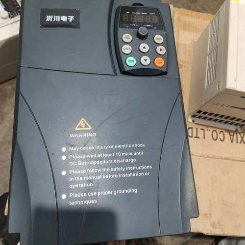 议价沂川变频器，型号YC580(N)-011G/015P-4，功