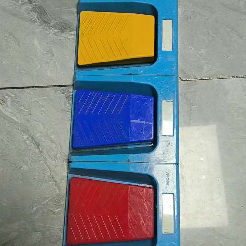 议价凯昆脚踏开关HRF-M53-DB9F，线被剪了，当配件便宜出