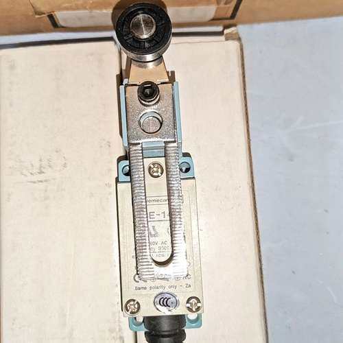 议价XCE145行程限位开关XCE-145 全新正品 好