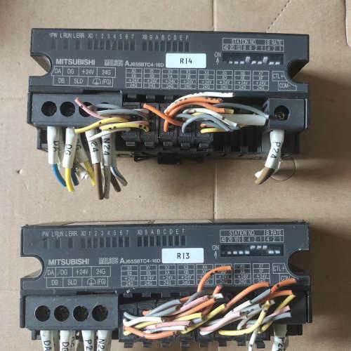 议价三菱AJ65SBTC4-16D远程控制模块，拆机的成色不错如