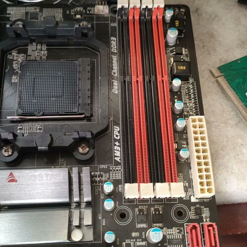 议价映泰TA970主板，AM3平台，支持FX处理器。原装拆机。