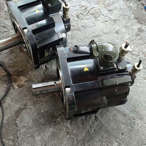 议价安川SGM7G-30AFC6C电机，功能完好，成色漂亮如图，