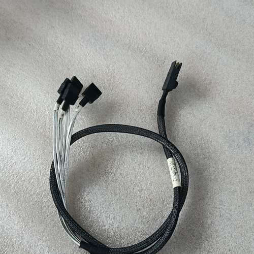 议价安费诺8087转4sATA线。有背板接8O87主板接4sAT