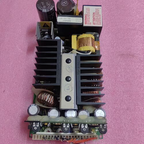 议价出售一块拆机电源，型号是M05037，来自不详。输入电压