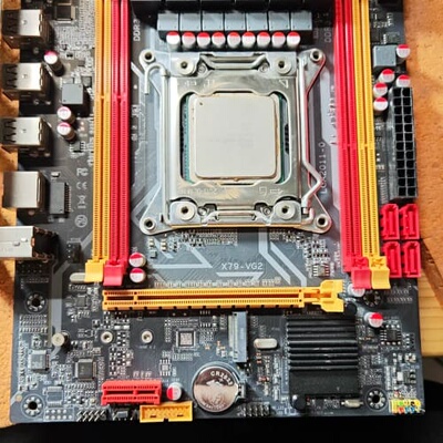 议价出十片X79一VG2主板带E5一2670v2u正常使用