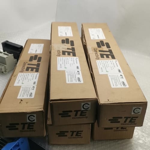 议价5个AMP安普超五类24口配线架，货号0-0406330-1