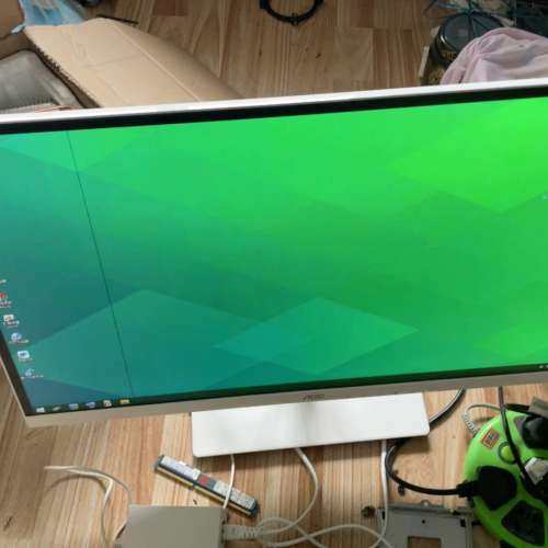 议价AOC27寸显示器，屏幕有条线，不影响使用，成色非常新，感兴