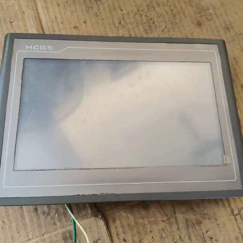 议价昆仑触摸屏TPC1061Ti，功能正常使用，二手物品，成色如