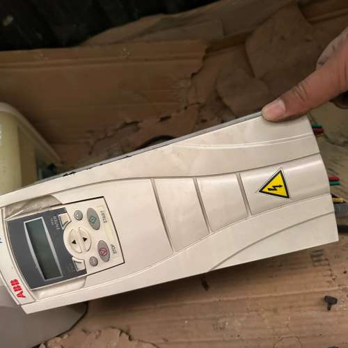 议价Abb变频器 acs510-01-012a－4 拆机如图。需