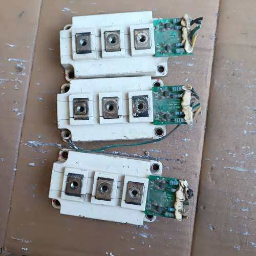 议价英飞凌FF300R12KT3 拆机功能好，成色不错。