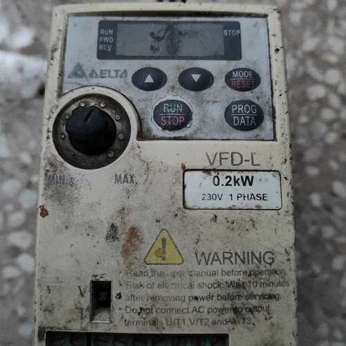 议价台达变频器VFD002L21A