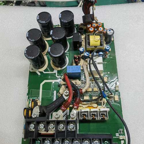 议价台达CP2000变频器驱动板11KW，互感器需要更换，其他没