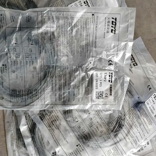 议价TOYO槽型传感器T74P2全新原装正品带180
