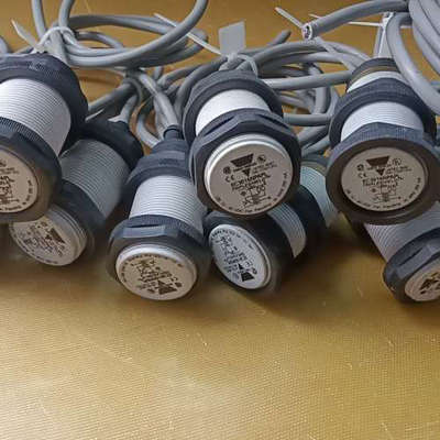 议价瑞士佳乐传感器 EC3016NPAPL 电容式接近开关传感器