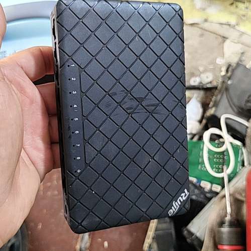 议价锐捷交换机 RG-ES08G，功能正常，配有电源，