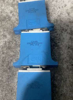 议价CNR压敏电阻25D625E，蓝色外壳，拆机件，功能好