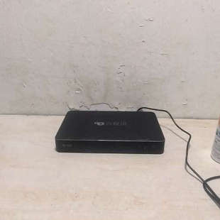 议价云视讯高清会议终端，型号C21，黑色机身。外观成色如图，功