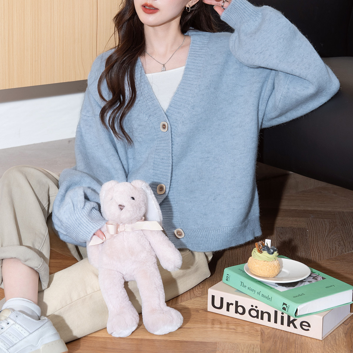 唐狮2026秋冬毛线衫女简约百搭V领针织开衫外套高女毛衣设计感,女装/女士精品,毛衣,淘宝优惠券,粉丝福利购,淘宝优惠卷