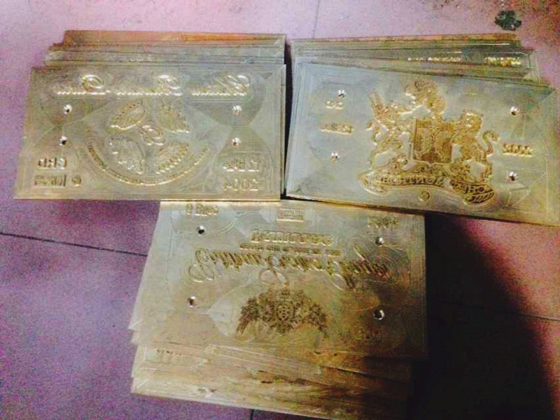 雕刻加工 铜模定制烫金模新款红酒木箱商标logo烙印铜板黄色工艺