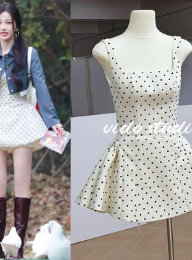 虞书欣jennie明星同款方领波点裙法式甜辣连衣裙迷你吊带蓬蓬短裙